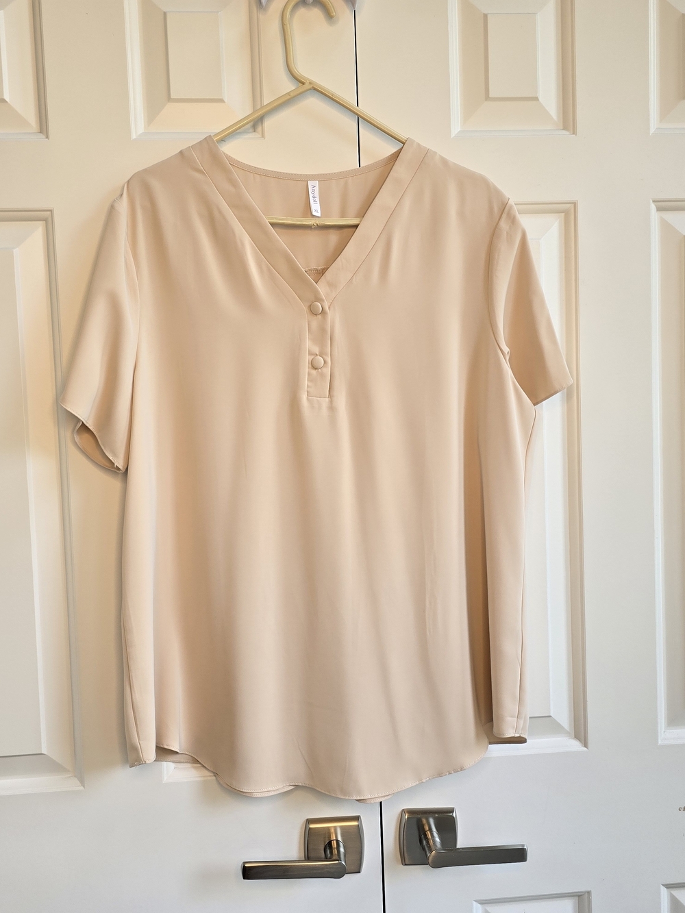 Women's Cream Short-Sleeve V-Neck Blouse
